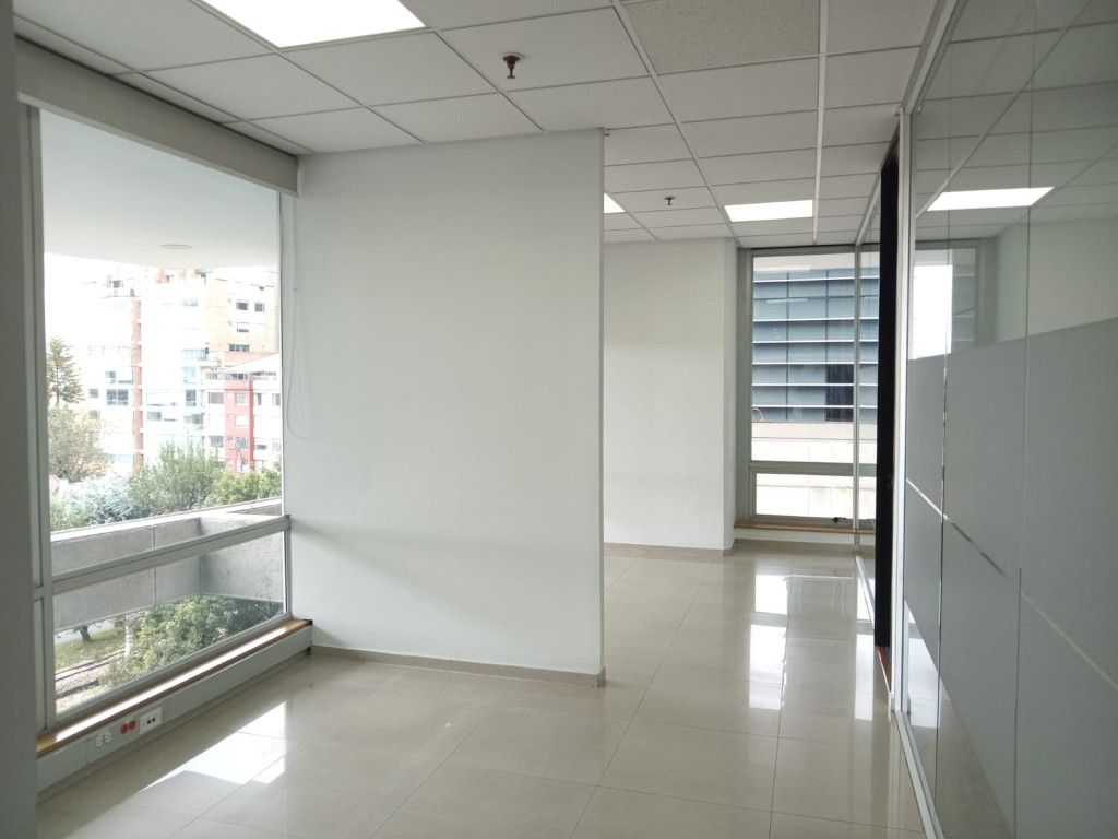 Oficina en arriendo Cundinamarca Bogotá Santa Ana Occidental 160 m2 Habitaciones 0 Baños 1 Garajes 3 Precio $18882111