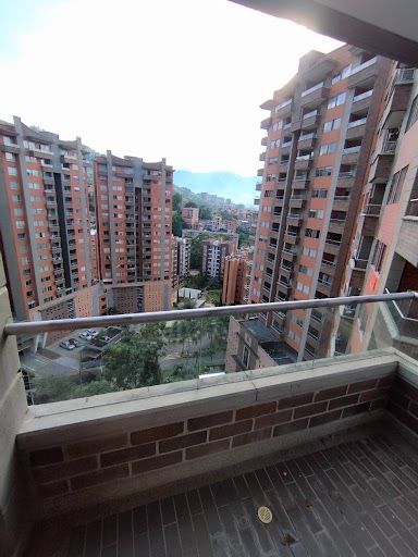 Apartamento en arriendo Antioquia Envigado El Chinguí 93 m2 Habitaciones 3 Baños 2 Garajes 1 Precio $3700000