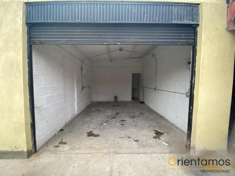 Local en arriendo Antioquia Medellín Naranjal 23 m2 Habitaciones 0 Baños 1 Garajes 0 Precio $1800000