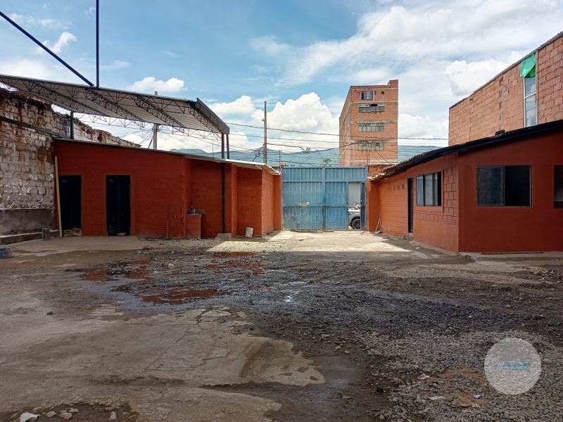 Bodega en arriendo Antioquia Medellín Naranjal 340 m2 Habitaciones 0 Baños 1 Garajes 0 Precio $15000000