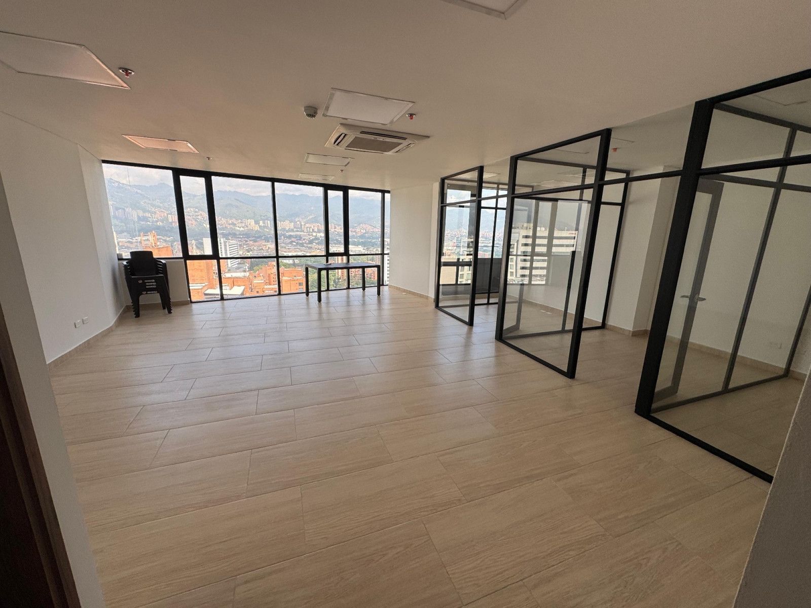 Oficina en arriendo Antioquia Medellín Alejandria 62 m2 Habitaciones 0 Baños 2 Garajes 1 Precio $7200000