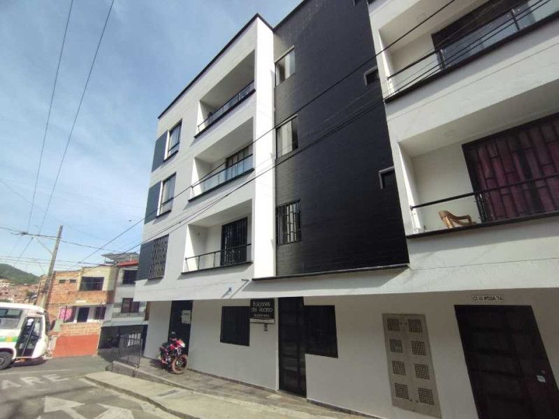 Casa en venta Antioquia Copacabana El Obrero 98 m2 Habitaciones 3 Baños 2 Garajes 0 Precio $290000000