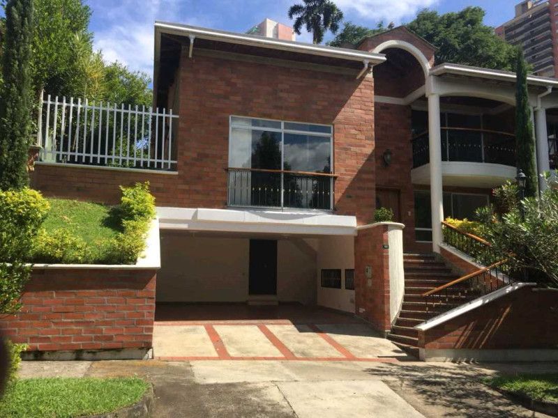 Casa en arriendo Antioquia Sabaneta La Florida 450 m2 Habitaciones 4 Baños 4 Garajes 2 Precio $7000000