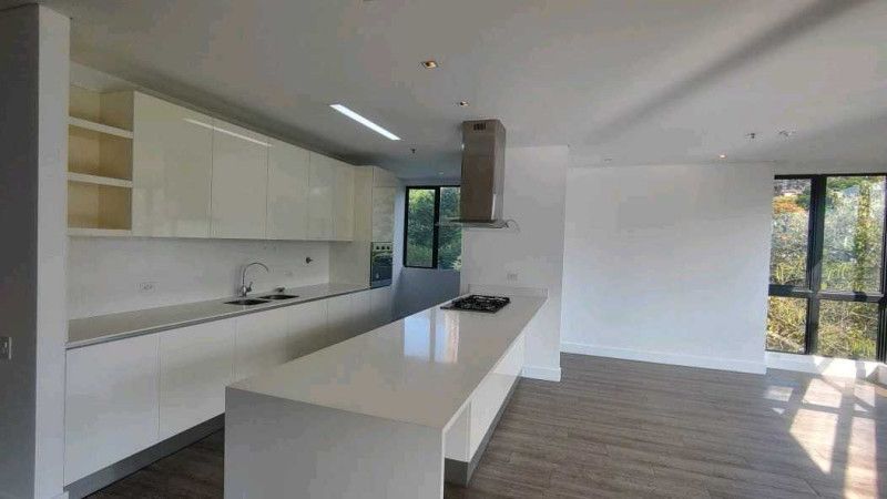 Apartamento en arriendo Antioquia Medellín El Castillo 220 m2 Habitaciones 3 Baños 4 Garajes 2 Precio $12500000