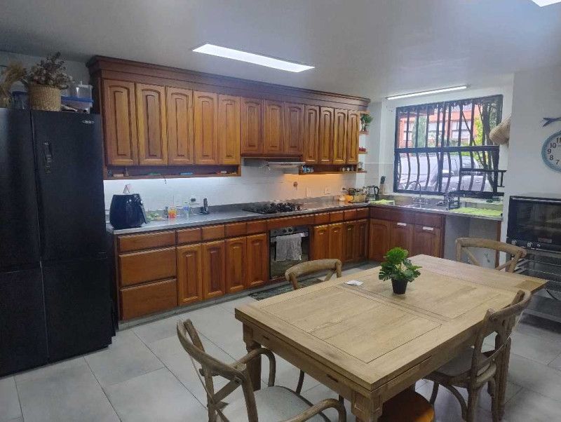 Casa en venta Antioquia Medellín Zuñiga 347 m2 Habitaciones 4 Baños 5 Garajes 4 Precio $1500000000
