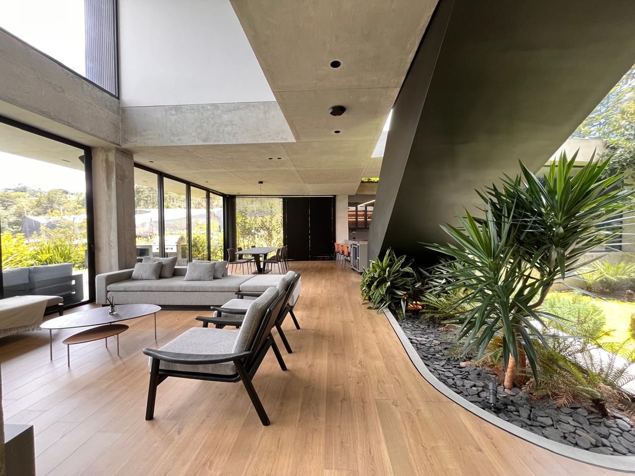 Casa en venta Antioquia Medellín Villanueva 610 m2 Habitaciones 4 Baños 4 Garajes 6 Precio $6400000000