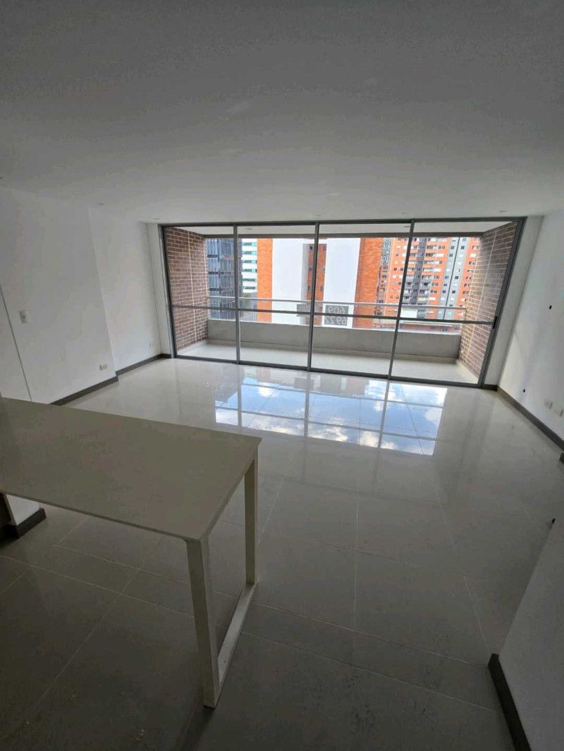 Apartamento en venta Antioquia Medellín Simesa 121 m2 Habitaciones 3 Baños 5 Garajes 2 Precio $989000000