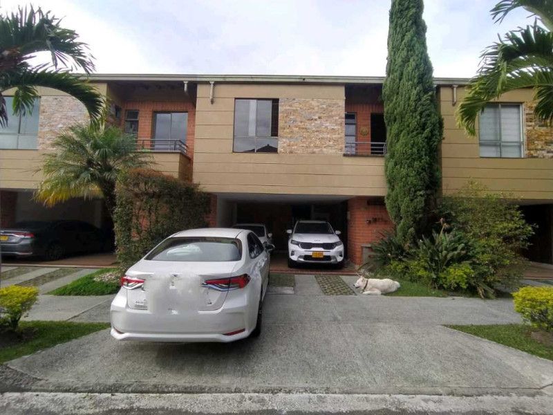 Casa en arriendo Antioquia Envigado Zúñiga 310 m2 Habitaciones 3 Baños 5 Garajes 3 Precio $11000000