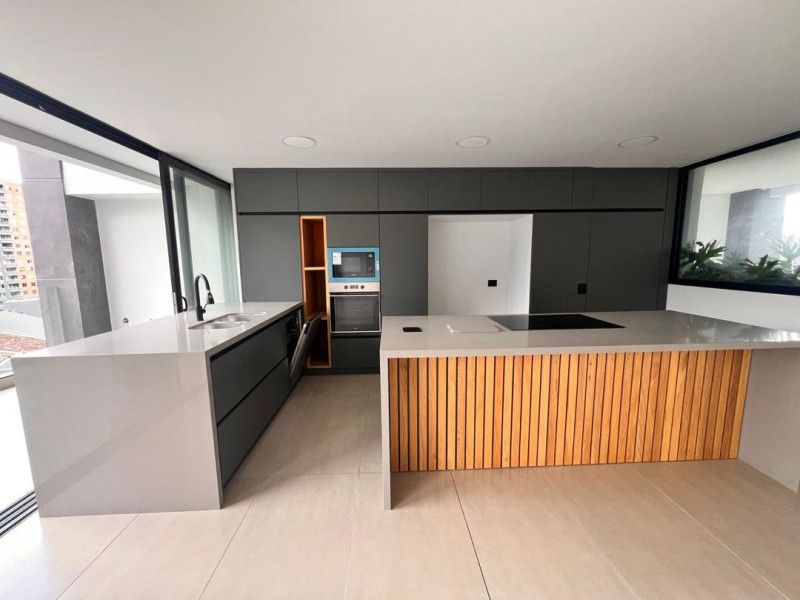 Apartamento en venta Antioquia Medellín Villa Carlota 230 m2 Habitaciones 3 Baños 5 Garajes 3 Precio $2350000000