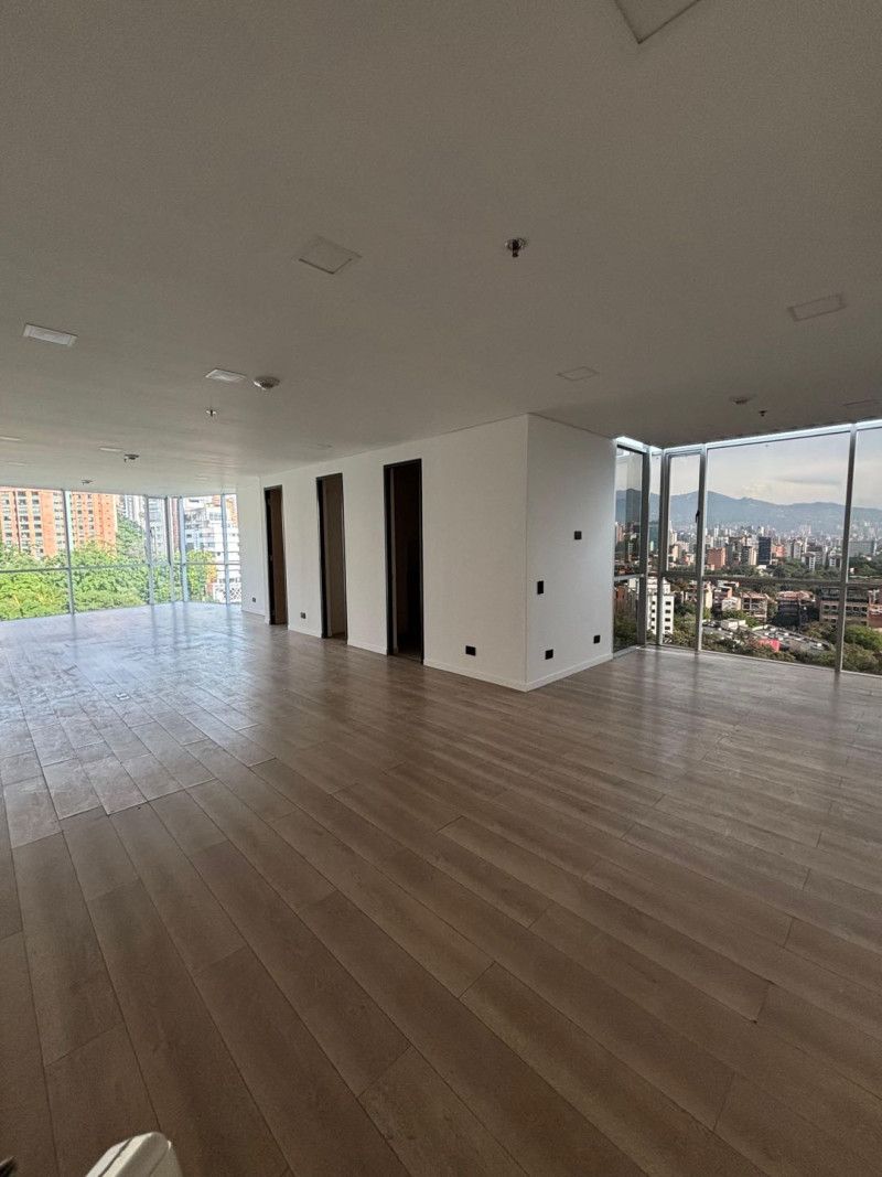 Oficina en arriendo Antioquia Medellín Villa Carlota 80 m2 Habitaciones 0 Baños 1 Garajes 2 Precio $8500000