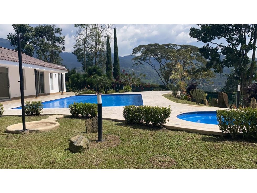 Casa Campestre en arriendo o venta Antioquia Envigado Asd 490 m2 Habitaciones 6 Baños 7 Garajes 5 Precio venta $7000000000 Precio arriendo $26500000