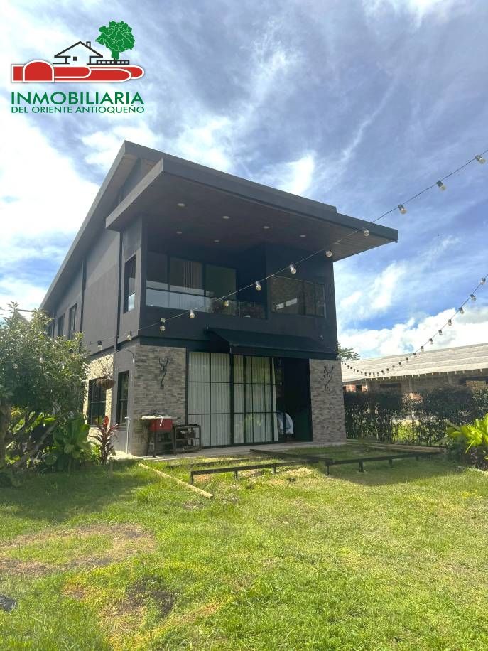 Finca en arriendo Antioquia Rionegro Belchite 1000 m2 Habitaciones 4 Baños 4 Garajes 1 Precio $10000000