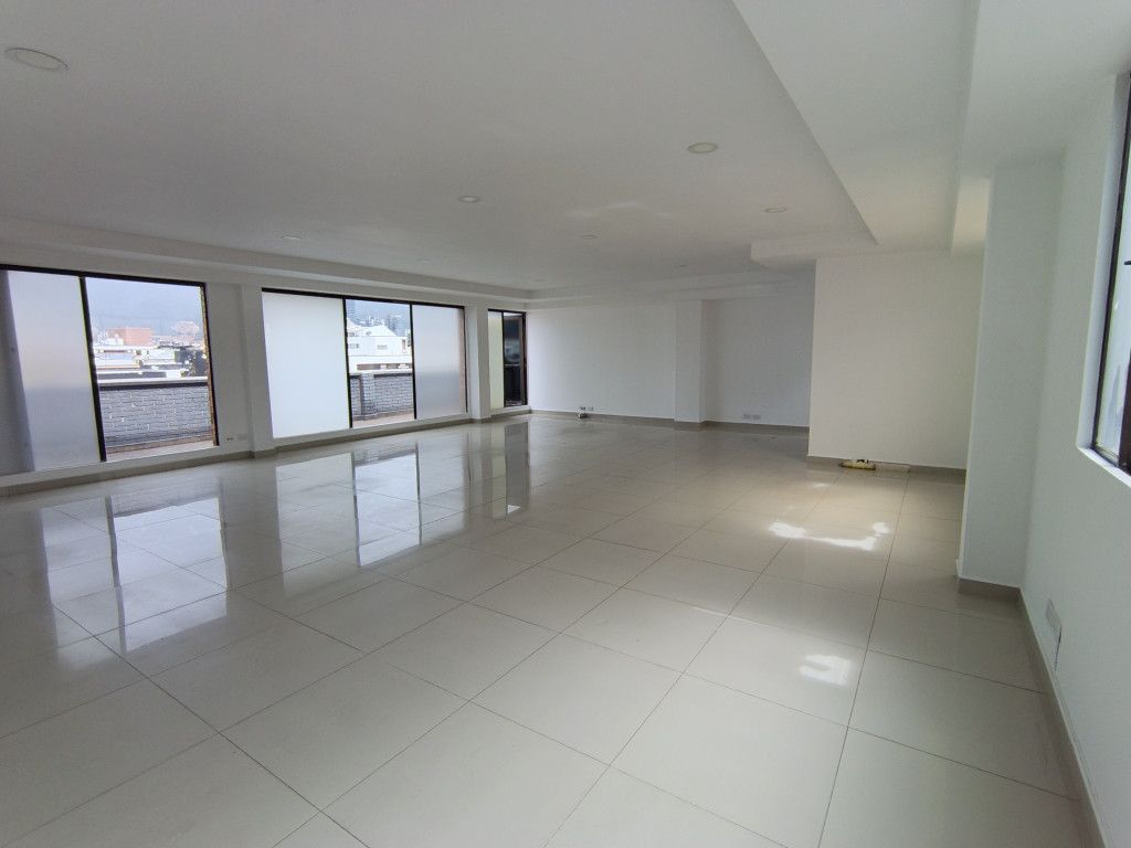 Local en arriendo Cundinamarca Bogotá Santa Barbara Occidental 119 m2 Habitaciones 0 Baños 2 Garajes 0 Precio $4450000