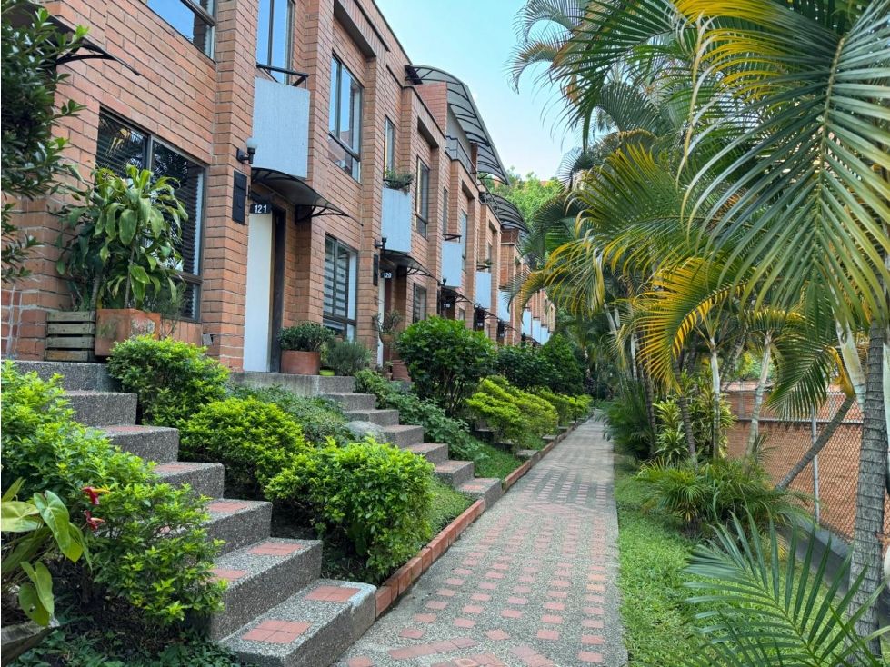 Casa en venta Antioquia Medellín San Diego 101 m2 Habitaciones 3 Baños 2 Garajes 2 Precio $590000000