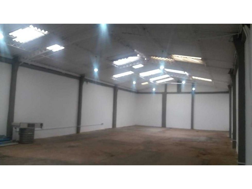 Bodega en arriendo Cundinamarca Bogotá Engativá 420 m2 Habitaciones 0 Baños 2 Garajes 0 Precio $15000000