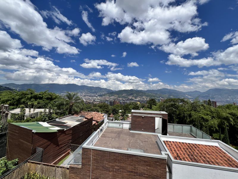 Casa en arriendo Antioquia Envigado La Mesa 170 m2 Habitaciones 3 Baños 5 Garajes 2 Precio $11500000