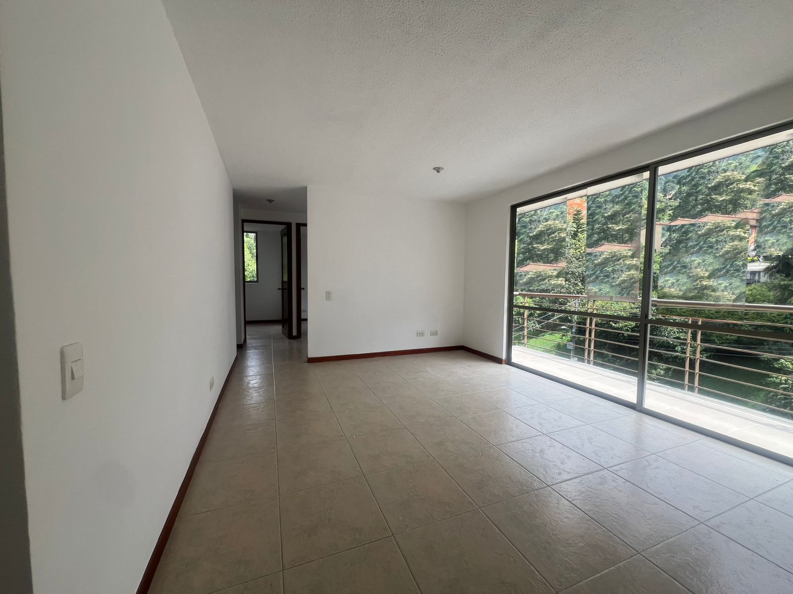 Apartamento en arriendo Antioquia Envigado Las Antillas 75 m2 Habitaciones 3 Baños 2 Garajes 2 Precio $3150000