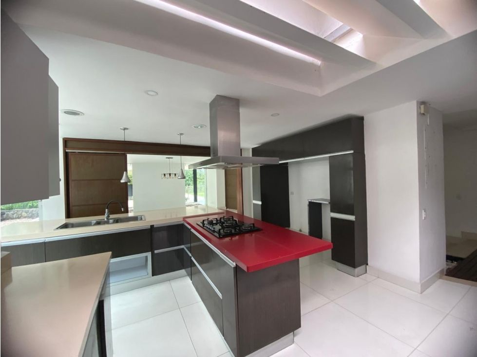 Casa Campestre en arriendo Antioquia Medellín Altos Del Poblado 750 m2 Habitaciones 5 Baños 7 Garajes 5 Precio $18500000