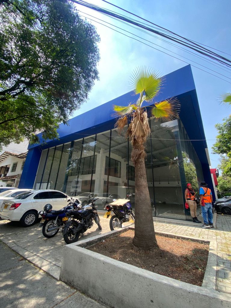 Local en arriendo Valle Del Cauca Cali Chipichape 500 m2 Habitaciones 0 Baños 0 Garajes 0 Precio $24000000