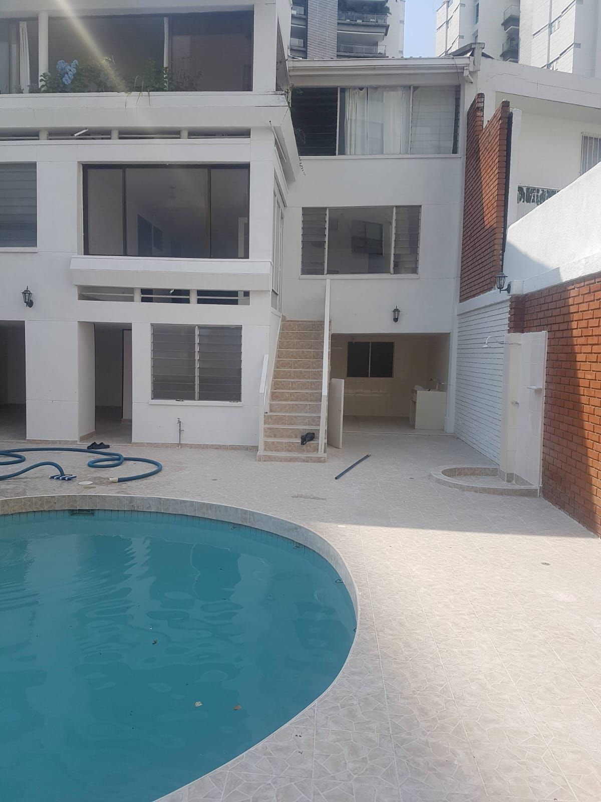 Casa en arriendo Valle Del Cauca Cali Arboledas 400 m2 Habitaciones 4 Baños 4 Garajes 1 Precio $4000000