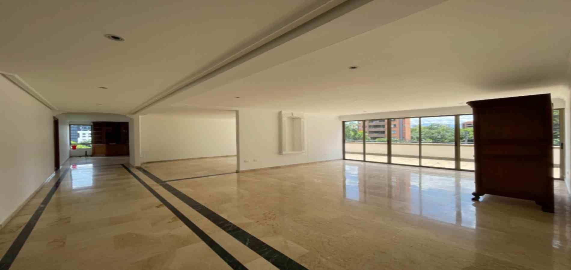 Apartamento en venta Antioquia Medellín Alejandria 250 m2 Habitaciones 3 Baños 5 Garajes 2 Precio $2200000000