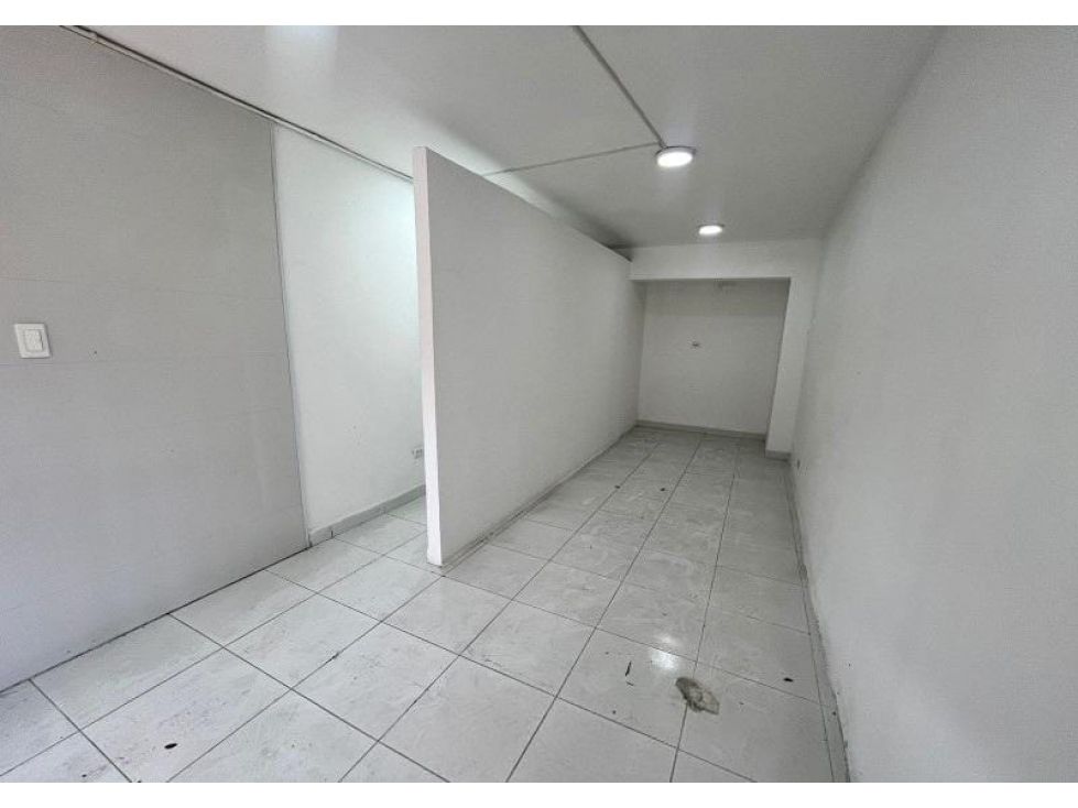 Local en arriendo Antioquia Medellín Florida Nueva 35 m2 Habitaciones 0 Baños 1 Garajes 0 Precio $1750000
