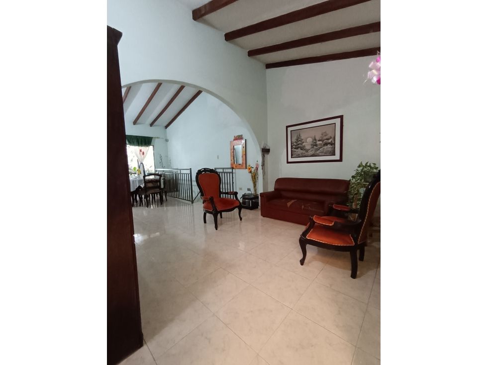 Casa en venta Valle Del Cauca Cali Prados De Oriente 230 m2 Habitaciones 8 Baños 4 Garajes 0 Precio $425000000