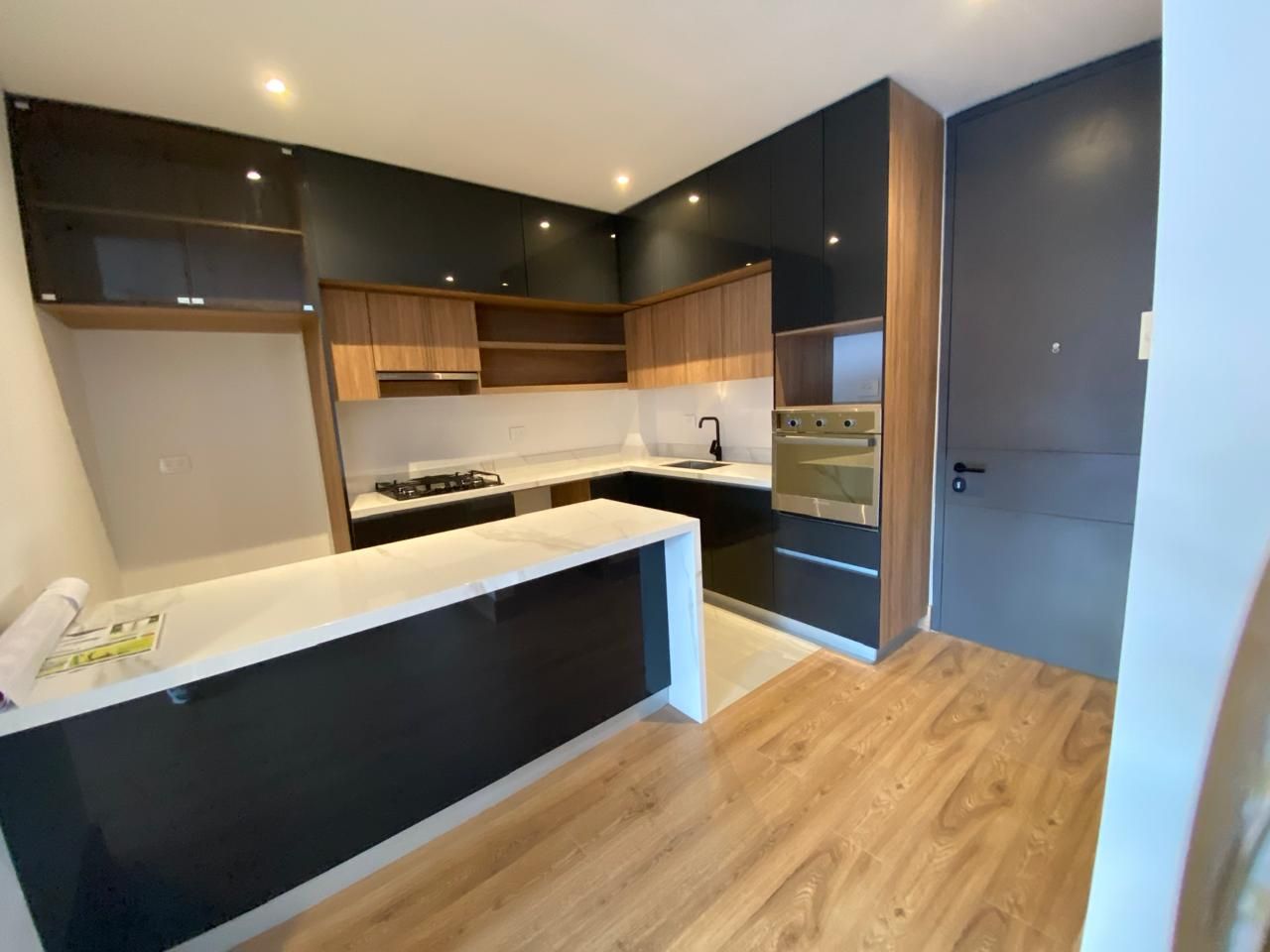 Apartamento en venta Cundinamarca Bogotá San Patricio 92 m2 Habitaciones 2 Baños 3 Garajes 1 Precio $1180000000