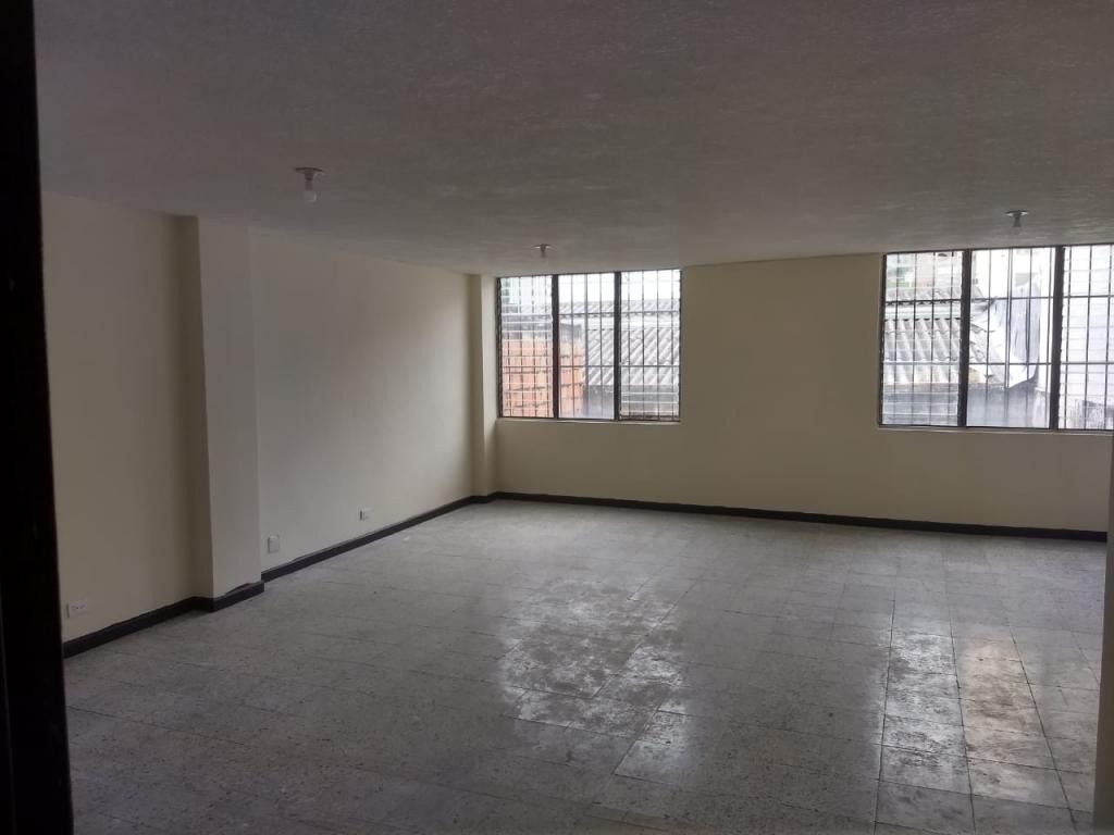 Bodega en arriendo Valle Del Cauca Cali Santa Rosa 96 m2 Habitaciones 0 Baños 2 Garajes 0 Precio $1500000