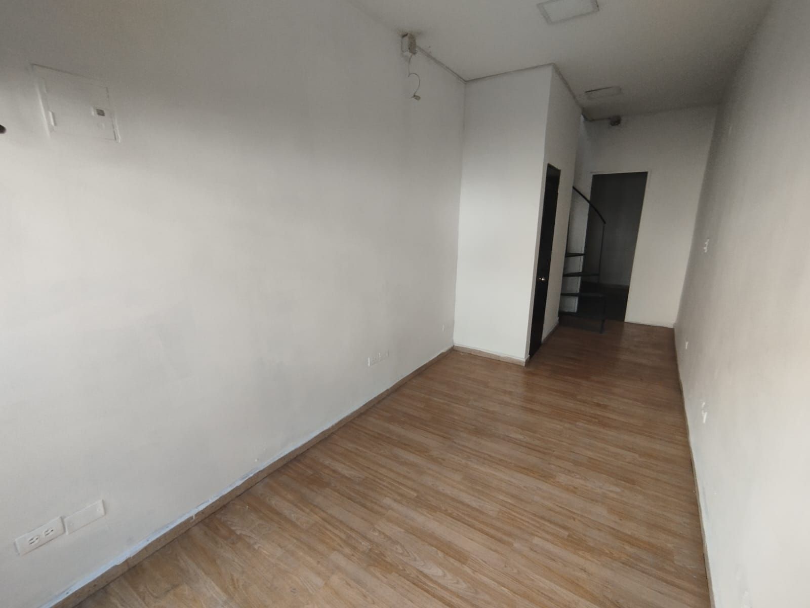 Local en arriendo Antioquia Medellín Alejandro Echavarria 40 m2 Habitaciones 0 Baños 2 Garajes 0 Precio $2200000