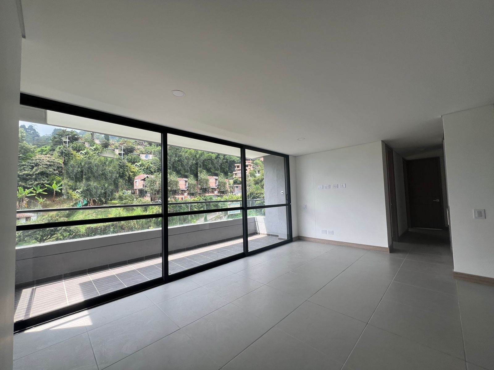 Apartamento en arriendo Antioquia Envigado Loma Del Barro 98 m2 Habitaciones 3 Baños 2 Garajes 1 Precio $4100000