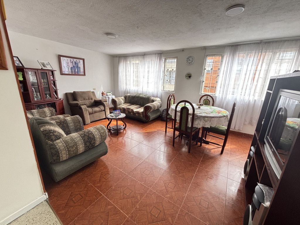 Casa en venta Cundinamarca Bogotá Alcalá 229 m2 Habitaciones 10 Baños 5 Garajes 0 Precio $645000000