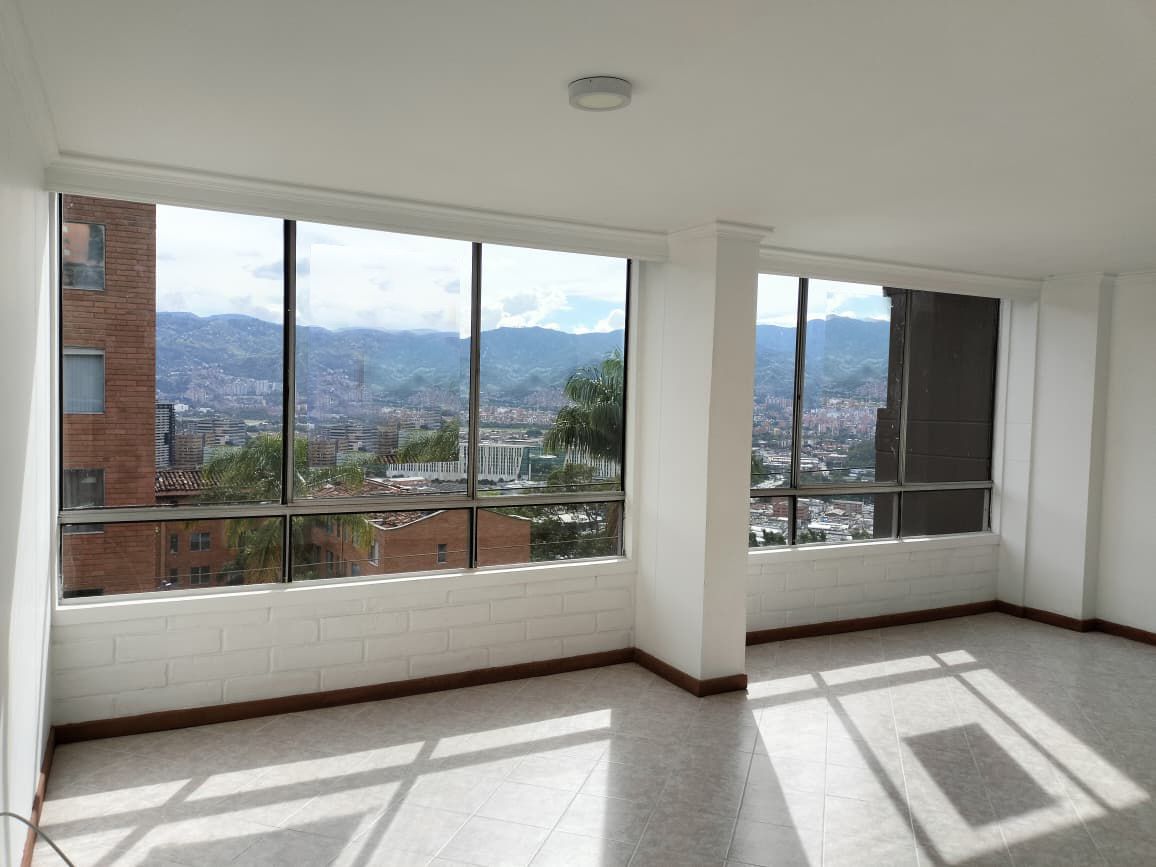 Apartamento en arriendo Antioquia Medellín Asomadera No1 76 m2 Habitaciones 3 Baños 2 Garajes 1 Precio $2700000