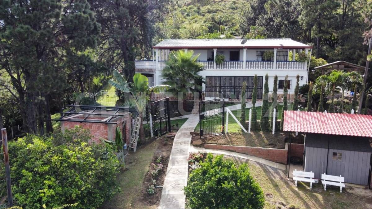 Casa en venta Valle Del Cauca Cali San Fernando Viejo 400 m2 Habitaciones 4 Baños 4 Garajes 6 Precio $3500000000