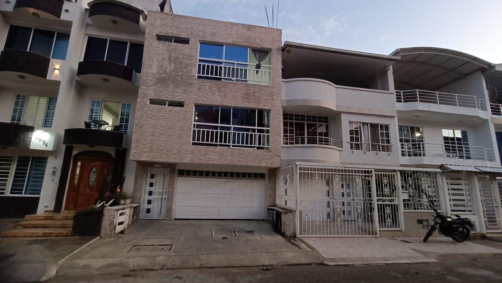 Apartaestudio en arriendo Valle Del Cauca Cali Ciudad Real 50 m2 Habitaciones 1 Baños 1 Garajes 1 Precio $800000