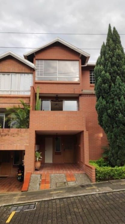 Casa en venta Antioquia Medellín La Mota 150 m2 Habitaciones 3 Baños 3 Garajes 1 Precio $850000000