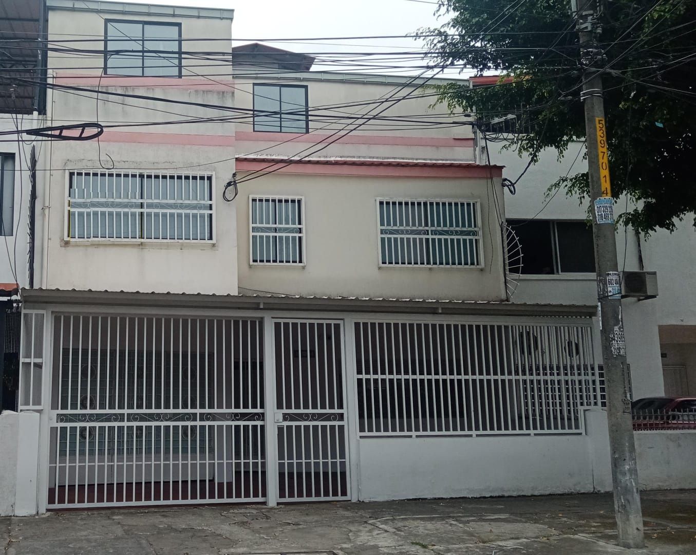 Edificio en venta Valle Del Cauca Cali Champagnat 575 m2 Habitaciones 14 Baños 3 Garajes 3 Precio $910000000