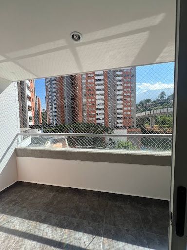Apartamento en arriendo Antioquia Envigado El Esmeraldal 70 m2 Habitaciones 2 Baños 2 Garajes 1 Precio $3500000