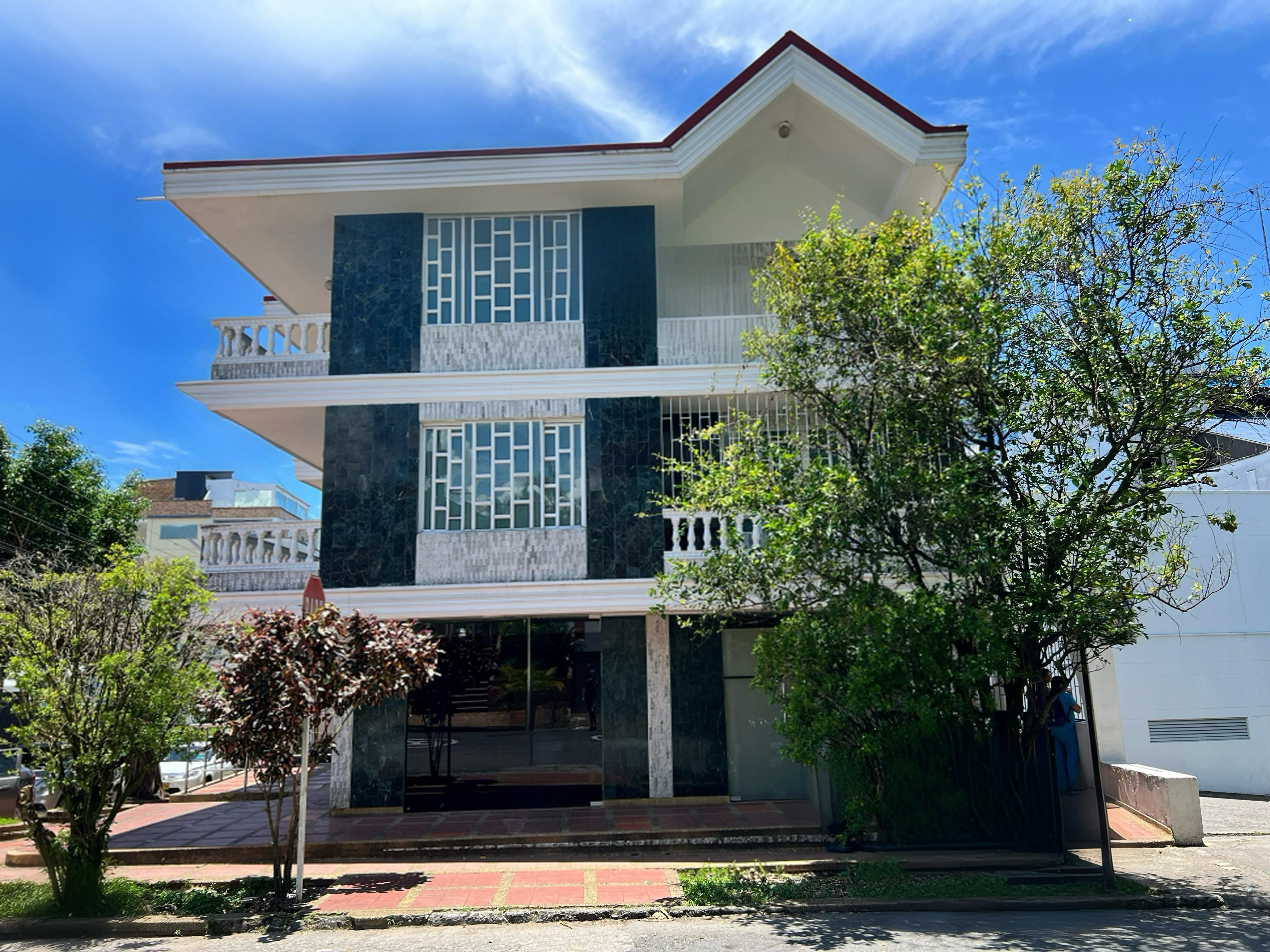 Oficina en arriendo Meta Villavicencio Barzal Sur 560 m2 Habitaciones 0 Baños 5 Garajes 2 Precio $9000000