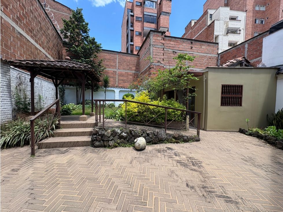 Casa en venta Antioquia Medellín Laureles 420 m2 Habitaciones 7 Baños 5 Garajes 2 Precio $2400000000