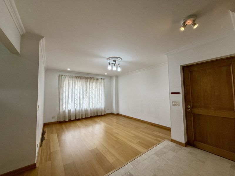 Apartamento en venta Cundinamarca Bogotá Santa Barbara Central 108 m2 Habitaciones 4 Baños 2 Garajes 2 Precio $595000000