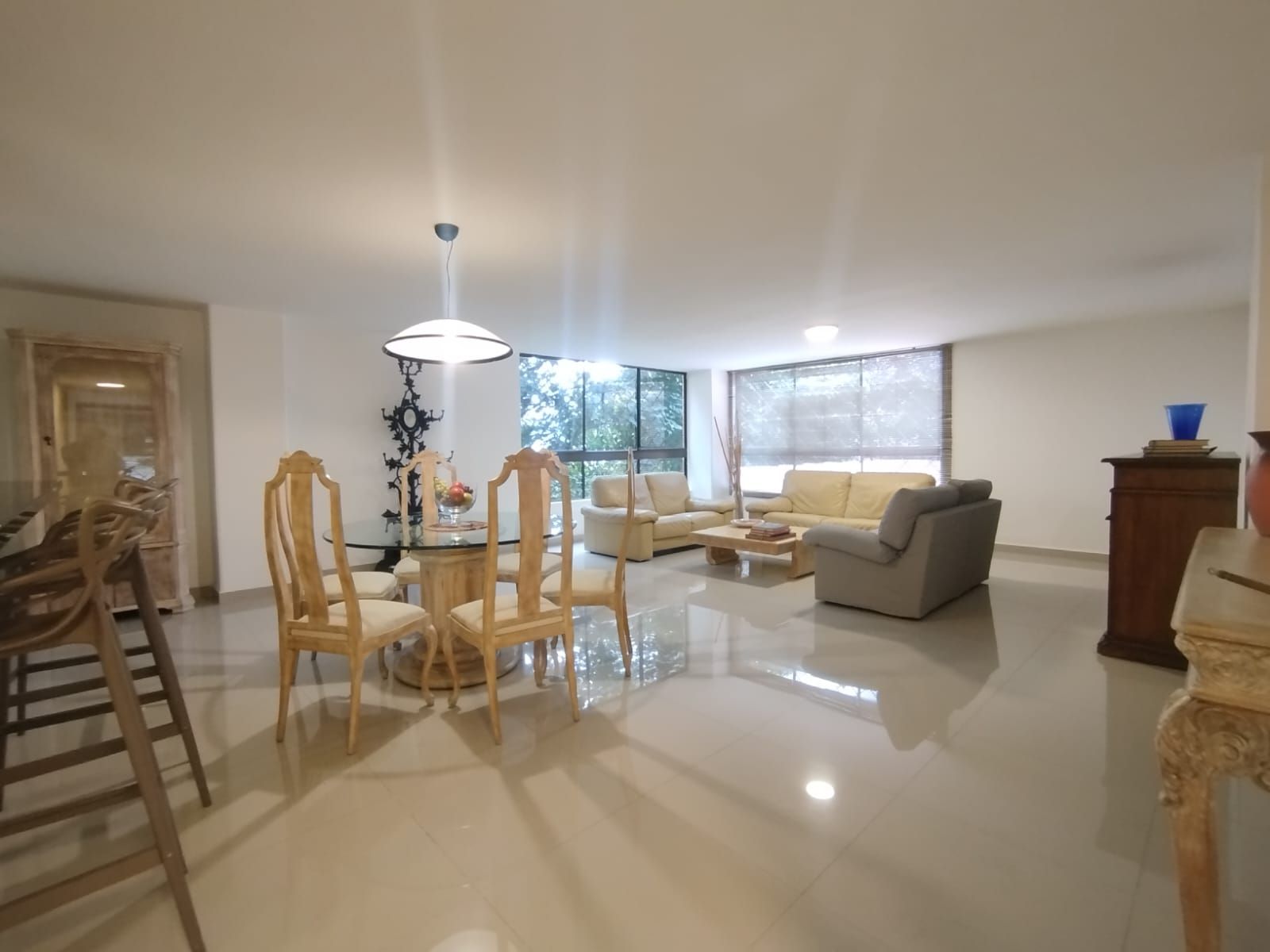 Apartamento en arriendo Antioquia Medellín Urbanizacion Torres De San Lucas 190 m2 Habitaciones 3 Baños 3 Garajes 1 Precio $7500000