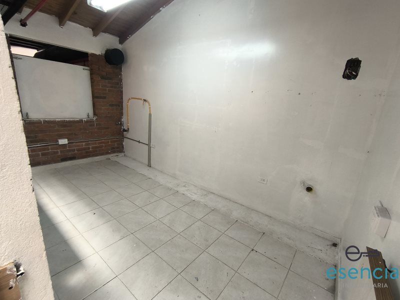 Local en arriendo Antioquia Envigado Conjunto Residencial San Jose 8 m2 Habitaciones 0 Baños 1 Garajes 0 Precio $2600000
