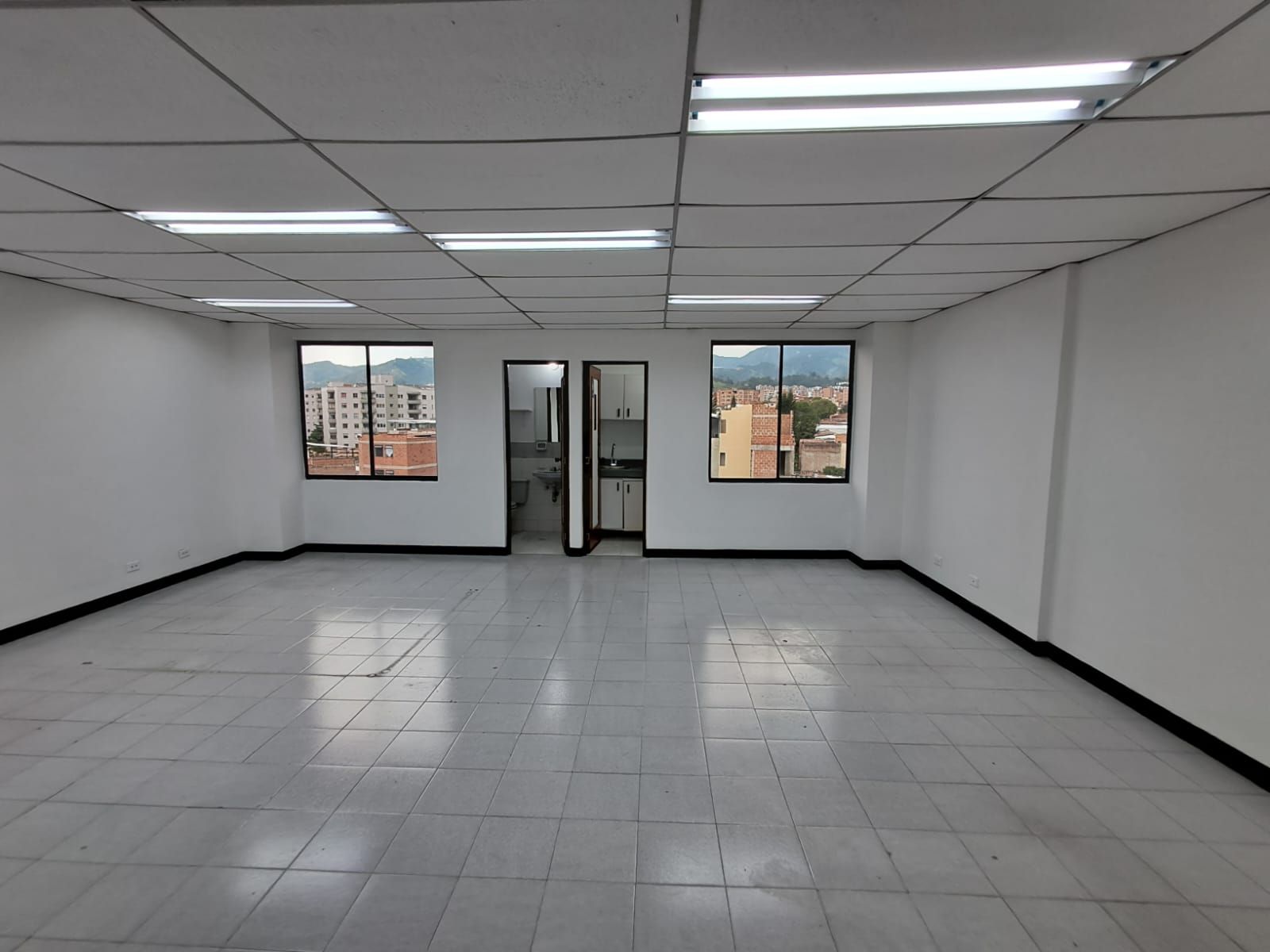 Oficina en arriendo Antioquia Medellín Lorena 45 m2 Habitaciones 0 Baños 1 Garajes 1 Precio $2250000