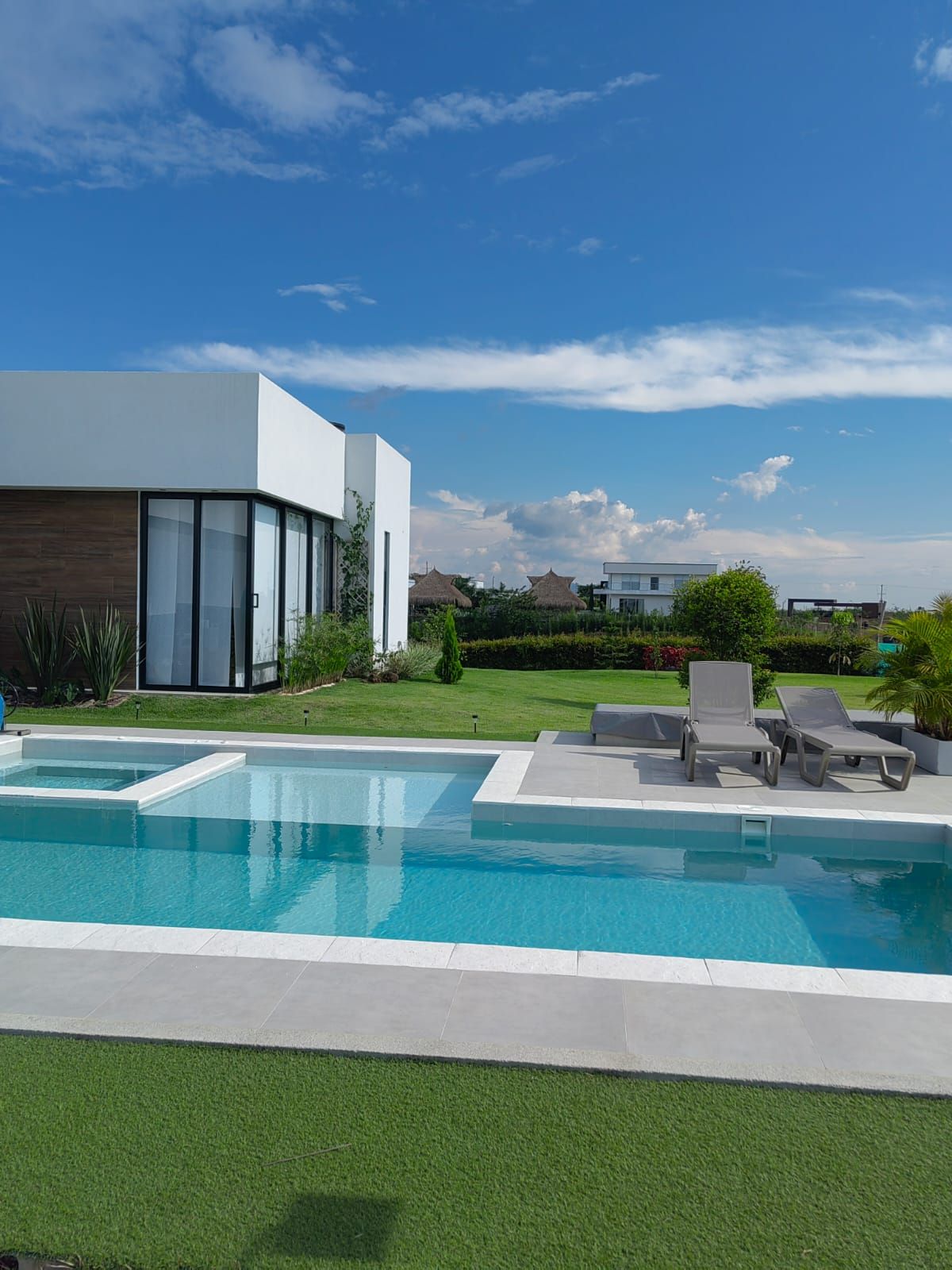 Casa Campestre en venta Risaralda Pereira Jardin De Velez Y Velez 300 m2 Habitaciones 3 Baños 4 Garajes 6 Precio $2300000000