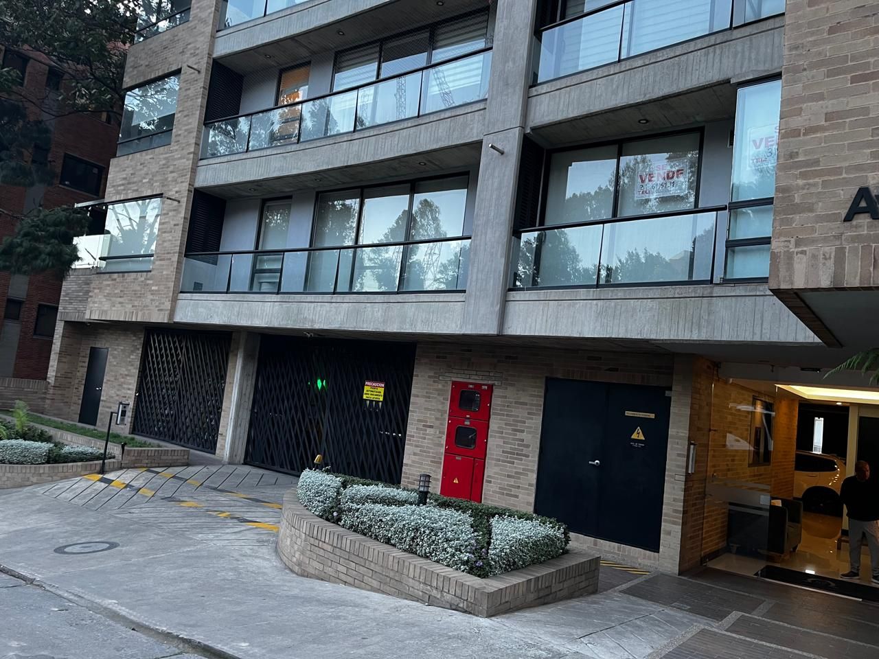 Apartamento en arriendo o venta Cundinamarca Bogotá La Salle 165 m2 Habitaciones 3 Baños 4 Garajes 3 Precio venta $1550000000 Precio arriendo $7691800