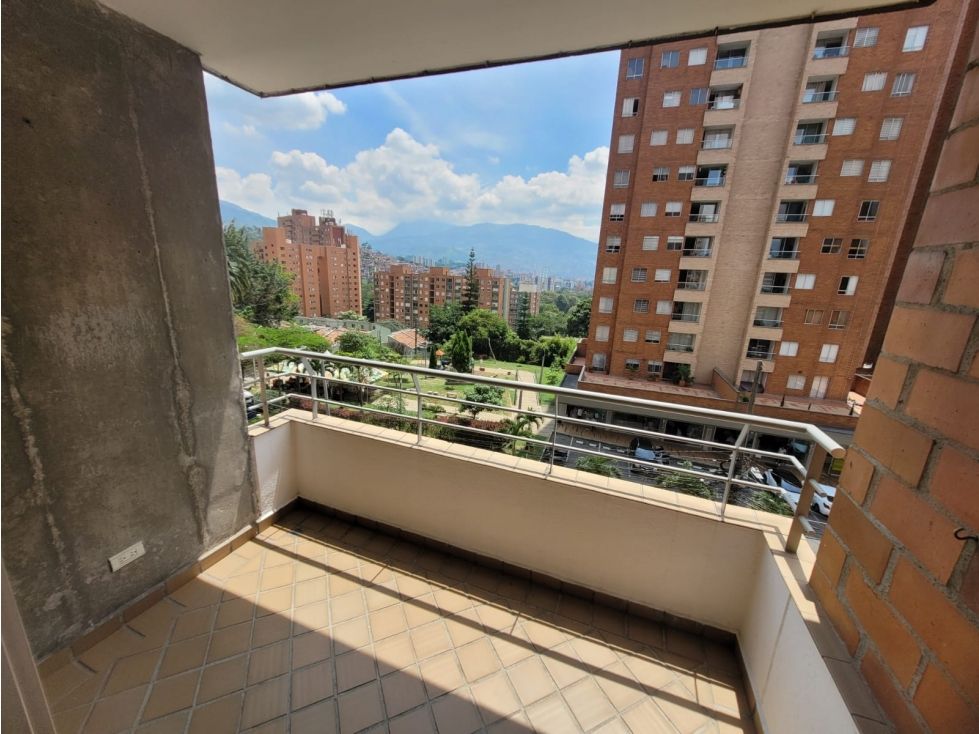 Apartamento en venta Antioquia Medellín Loma De Los Bernal 56 m2 Habitaciones 3 Baños 2 Garajes 1 Precio $420000000