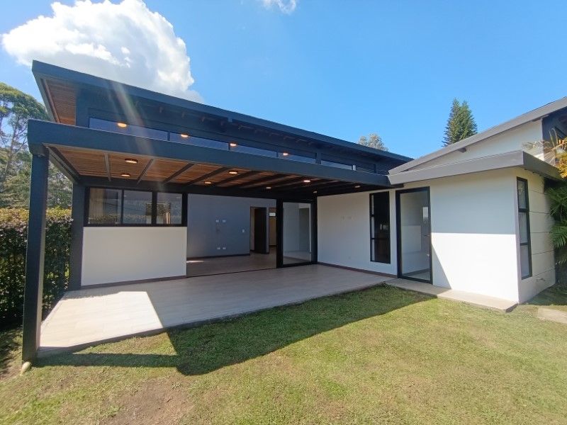 Casa en arriendo Antioquia Marinilla Marinilla 120 m2 Habitaciones 4 Baños 2 Garajes 2 Precio $4700000