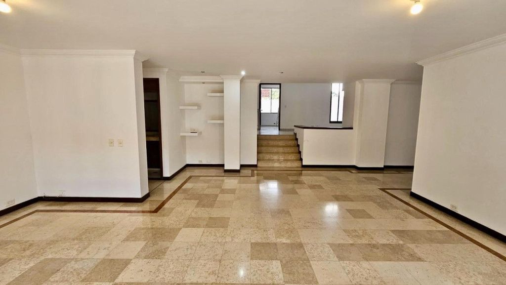 Apartamento en venta Valle Del Cauca Cali Urbanización Río Lili 200 m2 Habitaciones 3 Baños 3 Garajes 2 Precio $800000000