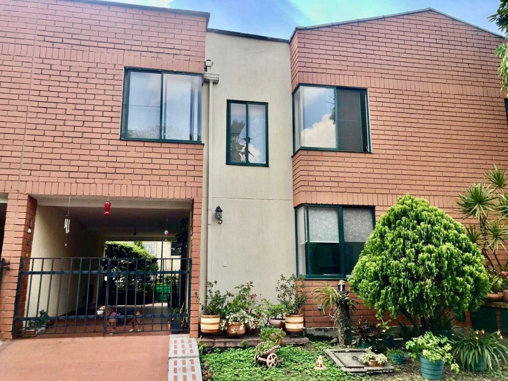 Casa en venta Valle Del Cauca Cali La Flora 140 m2 Habitaciones 4 Baños 3 Garajes 0 Precio $550000000